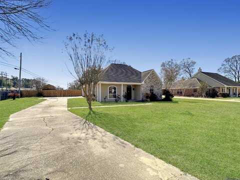 7994 Denham Chase Ave, Denham Springs, LA 70726