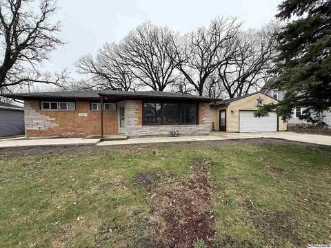 1021 12th NE, MASON CITY, IA 50401