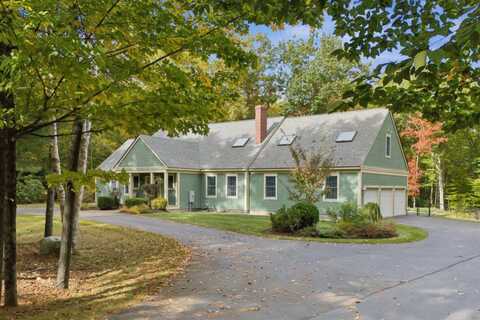 15 Passage Drive, Gray, ME 04039