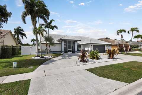 6677 Blue Bay Cir, Lake Worth, FL 33467