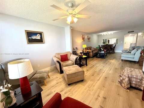 10706 W Clairmont Cir, Tamarac, FL 33321