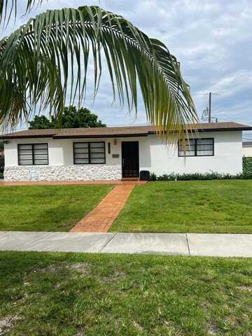 17835 NW 80th Ct, Hialeah, FL 33015