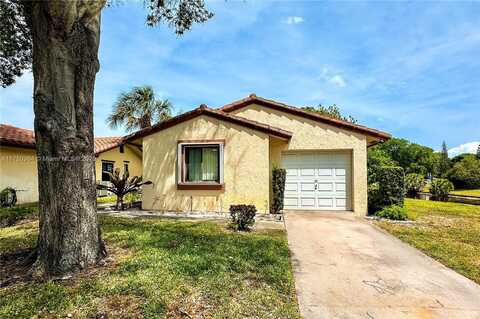 2815 Blue Spruce Ct, Lake Worth, FL 33462