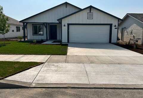 3433 NW 12th Street, Redmond, OR 97756