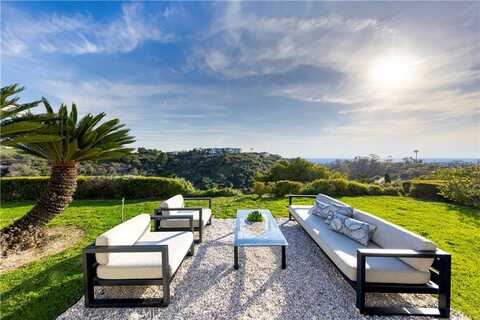 978 Sandcastle Drive, Corona del Mar, CA 92625