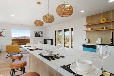 9156 Flora Vista Road, Apple Valley, CA 92308