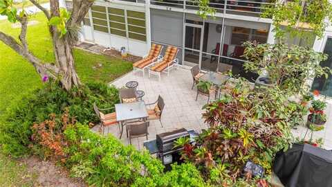 210 Oakridge N, Deerfield Beach, FL 33442