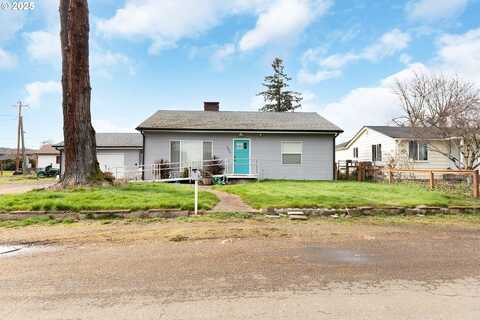 452 W ALPHA ST, Roseburg, OR 97471