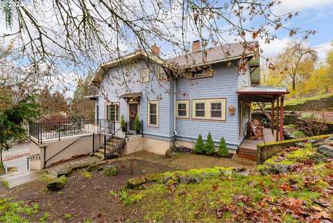 1619 SE MAIN ST, Roseburg, OR 97470