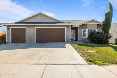 509 N Iler St, Moxee, WA 98936