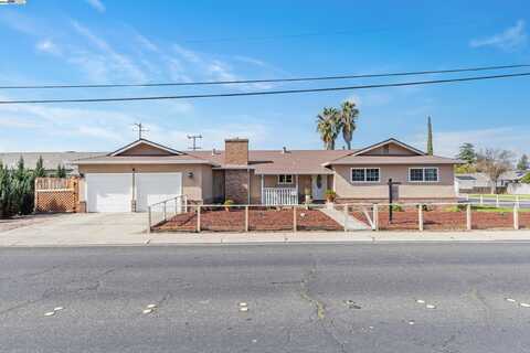 345 Cottage Ave, Manteca, CA 95336