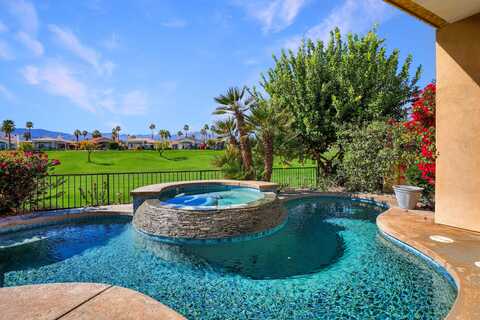 371 Tomahawk Drive, Palm Desert, CA 92211