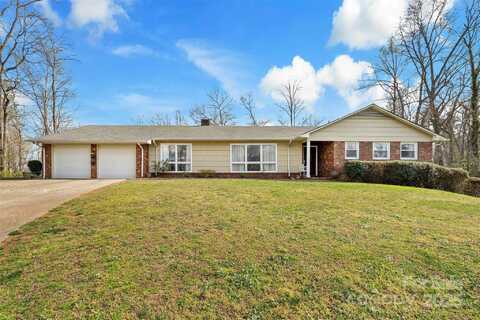 104 Oak Circle, Marion, NC 28752
