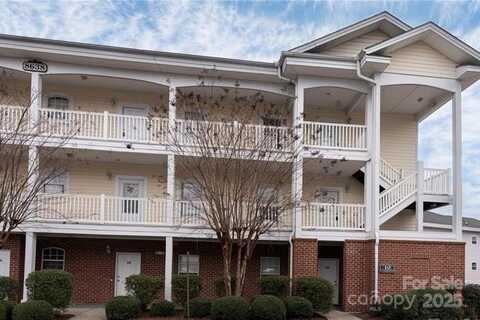 8668 Coralbell Lane, Charlotte, NC 28213