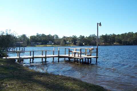1100 KINGS LAKE Boulevard, DeFuniak Springs, FL 32433