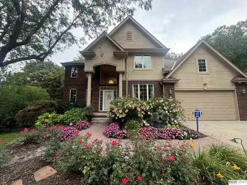 2427 S 97th Avenue, Omaha, NE 68124