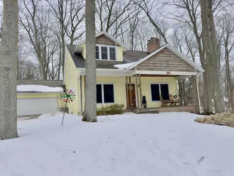 18152 W Spring Lake Road, Spring Lake, MI 49456