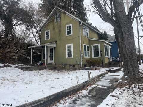 62 Madison St, Newton, NJ 07860