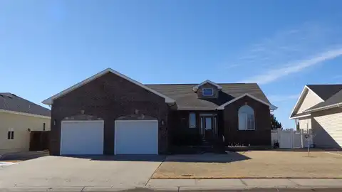 1403 Tallgrass, Hays, KS 67601