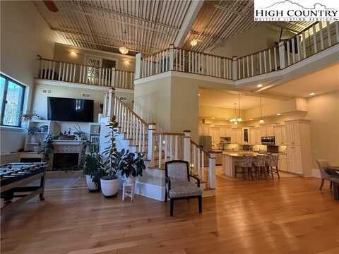 215 S Jefferson Avenue, West Jefferson, NC 28694