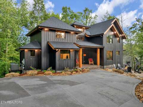 2111 Double Oaks Way, Sevierville, TN 37862