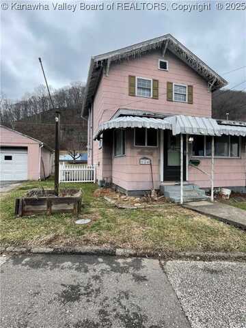 124 W Gardner Avenue, Belle, WV 25015