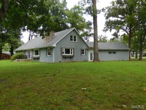 300 N Lakeview Drive, Salem, IL 62881