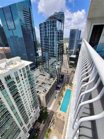 1200 Brickell Bay Dr, Miami, FL 33131