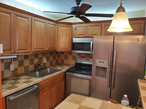 275 Windsor L, West Palm Beach, FL 33417