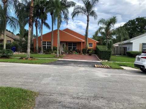 8650 SW 16th St, Pembroke Pines, FL 33025