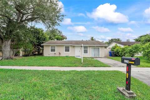 8220 SW 6th Ct, North Lauderdale, FL 33068
