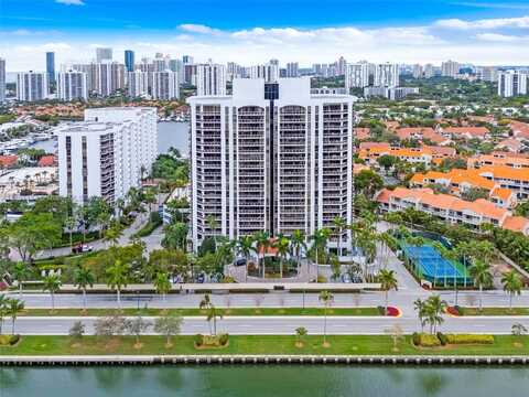 3600 Yacht Club Dr, Aventura, FL 33180