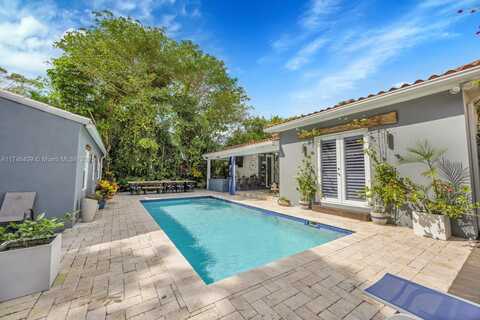 704 MADEIRA AV, Coral Gables, FL 33134