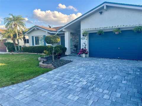 9520 NW 83rd St, Tamarac, FL 33321