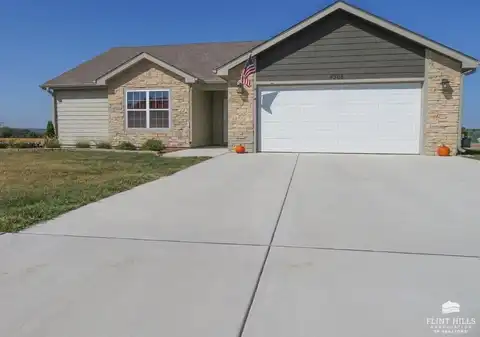 4368 Glen View Drive, Manhattan, KS 66502