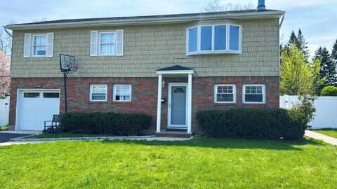 1040 Donna Court, Baldwin, NY 11510