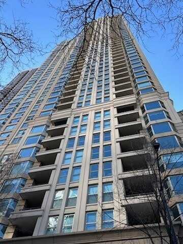 25 E Superior Street, Chicago, IL 60611