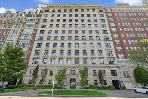 229 E LAKE SHORE Drive, Chicago, IL 60611