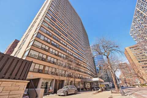 2930 N Sheridan Road, Chicago, IL 60657