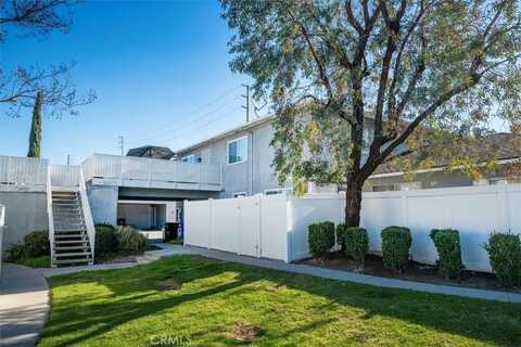 20707 Dot Street, Saugus, CA 91350