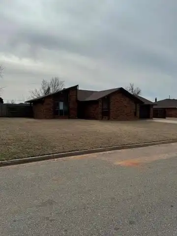 518 Sunset Drive, Watonga, OK 73772