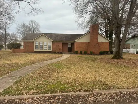 707 Alta Vista, Greenwood, MS 38930