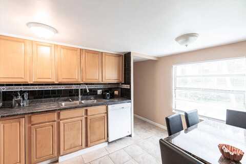 560 James Ct, North Fort Myers, FL 33917