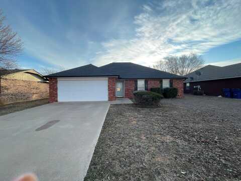 5162 Whispering Hills Dr, Duncan, OK 73533