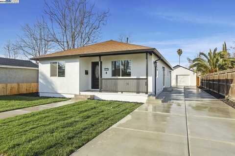 629 Oregon St, Manteca, CA 95337