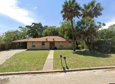 1205 N Buchnan, Beeville, TX 78102