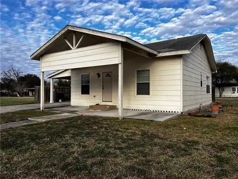 304 Peter Street, Alice, TX 78332