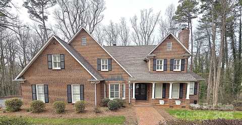 720 9th Avenue NW, Hickory, NC 28601