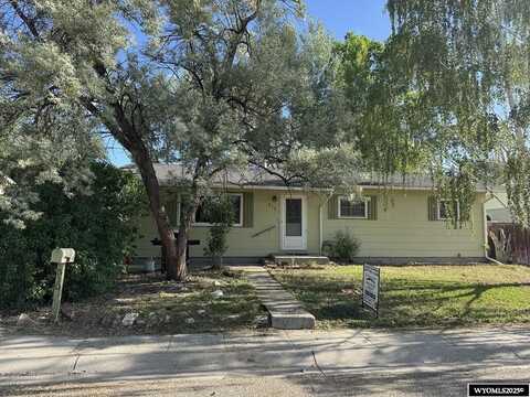 310 Kinnikinnick, Riverton, WY 82501