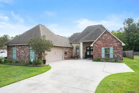 34122 Spring Lake Dr, Walker, LA 70785